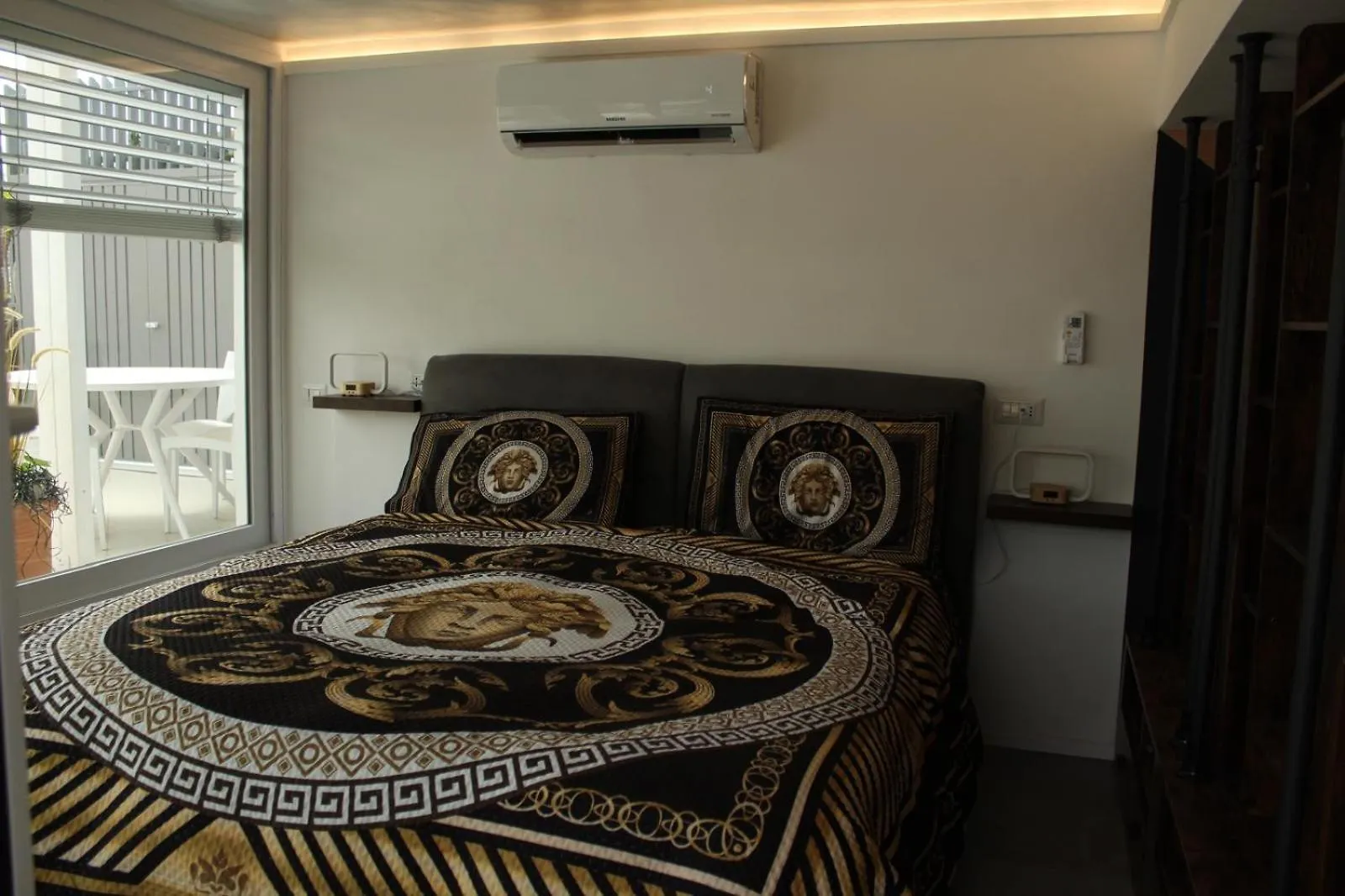 Caesars Penthouse Apartment Rome